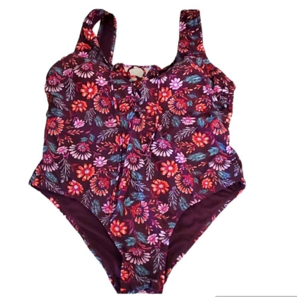 NWOT HOT WATER FLORAL ONE PIECE SWIMSUIT W/LACE UP CHEST AND MOLDED CUPS SZ.1X